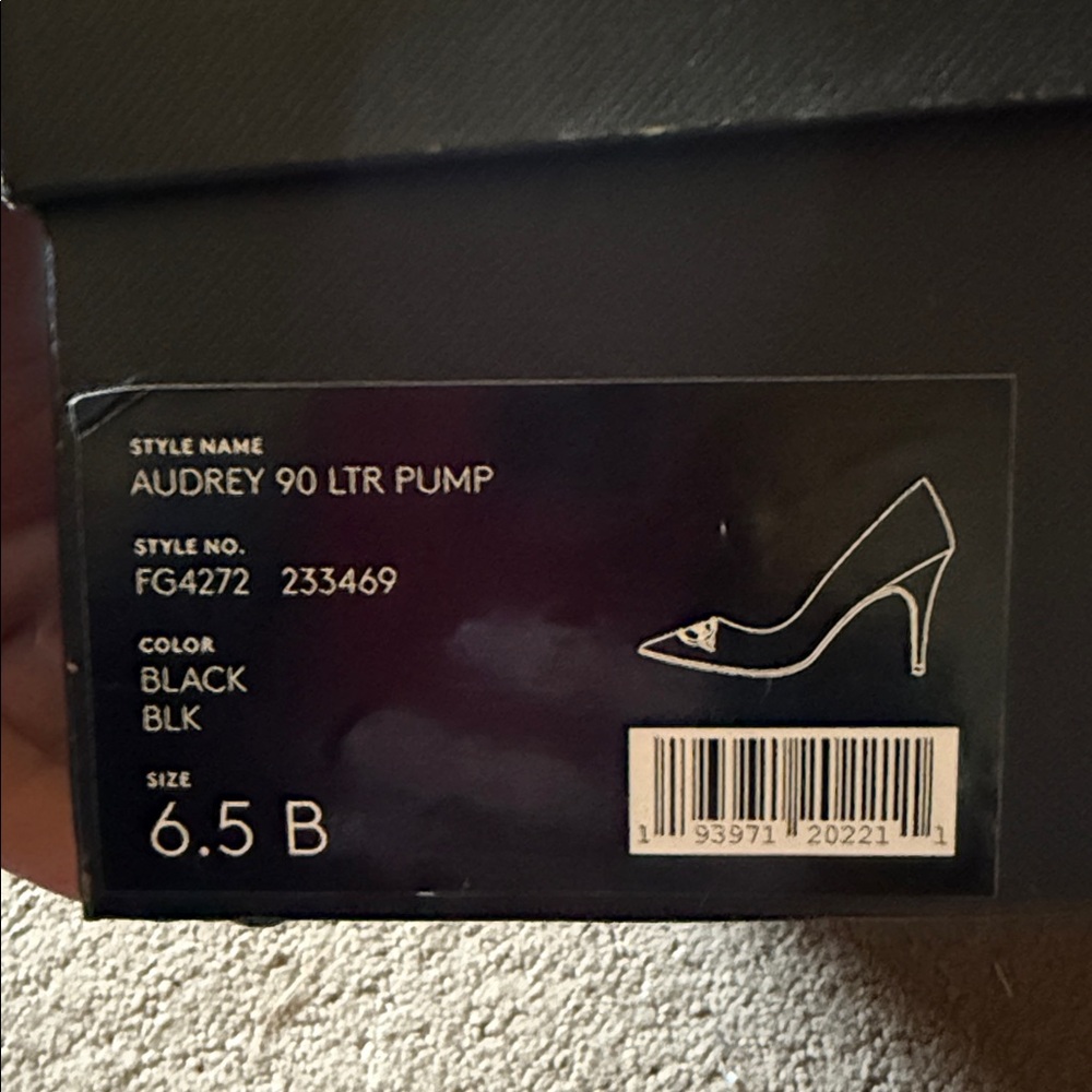 NIB Coach Audrey 90 LTR Pump NIB NEVER WORN - Picture 3 of 6